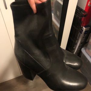 Via spiga booties size 6.5